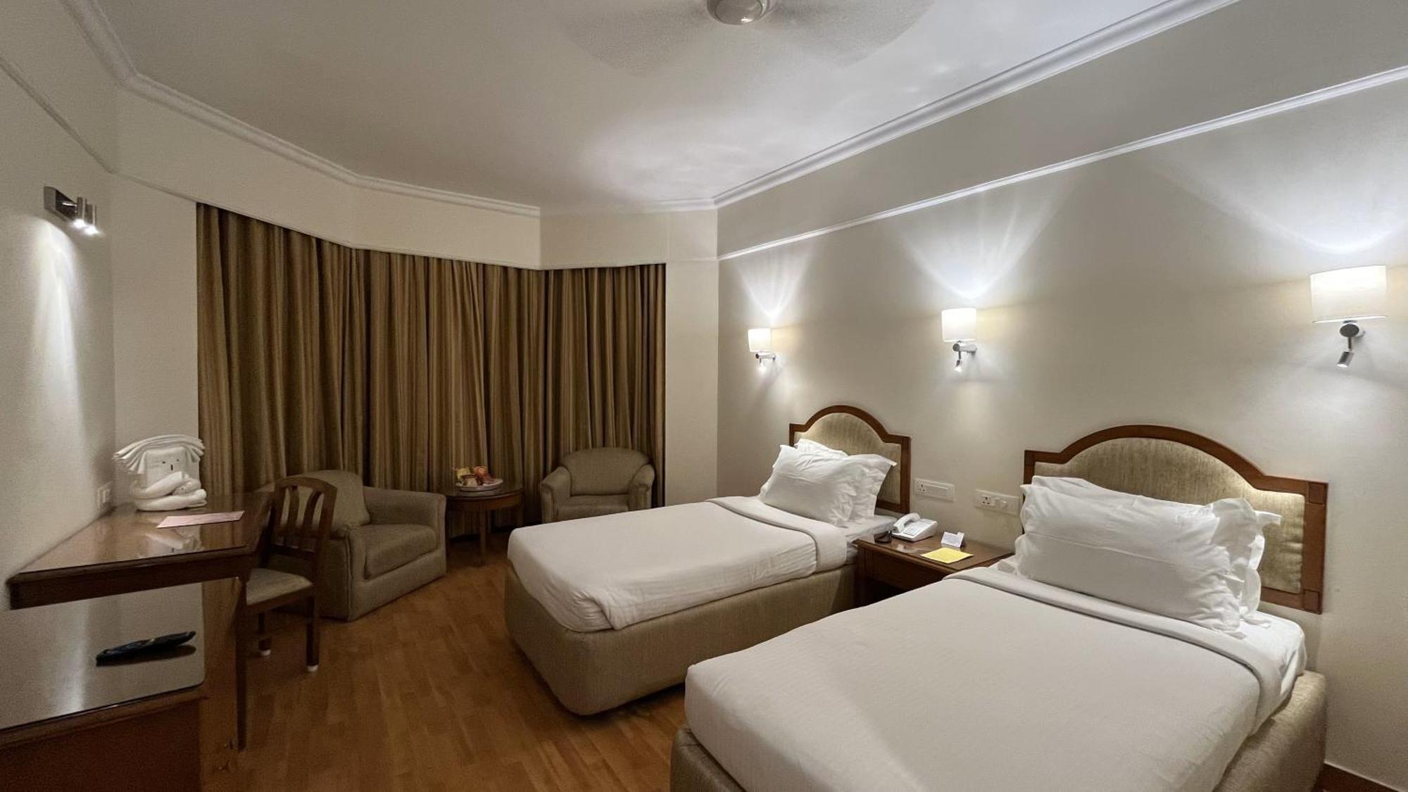 Katriya Hotel&Tower Hyderabad Exterior foto