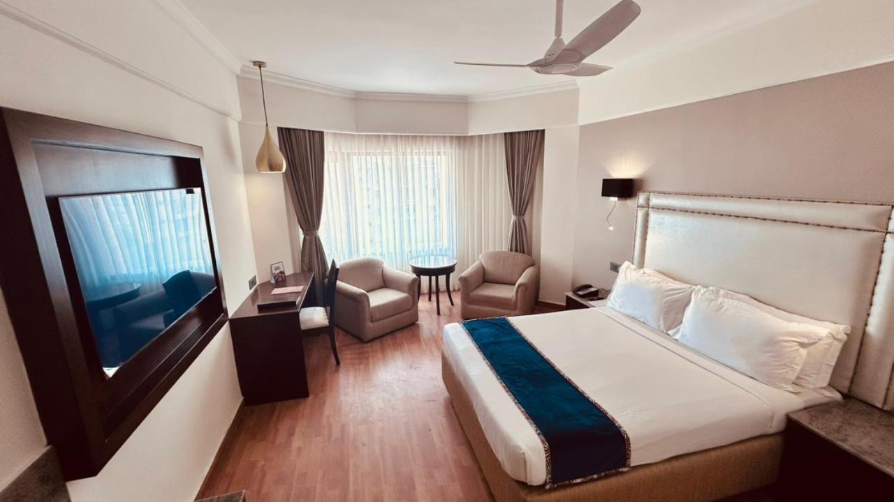 Katriya Hotel&Tower Hyderabad Exterior foto